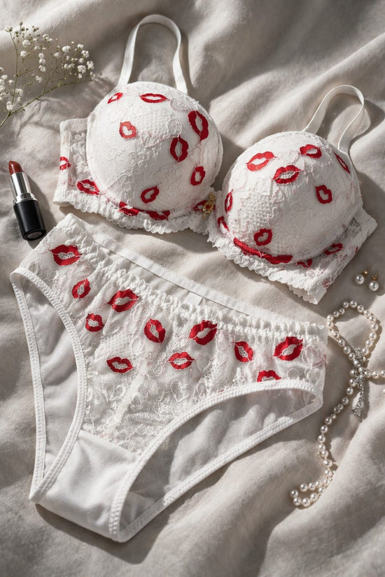 Trendy Kiss Print Bra & Panty Set – Stylish, Fun & Comfortable