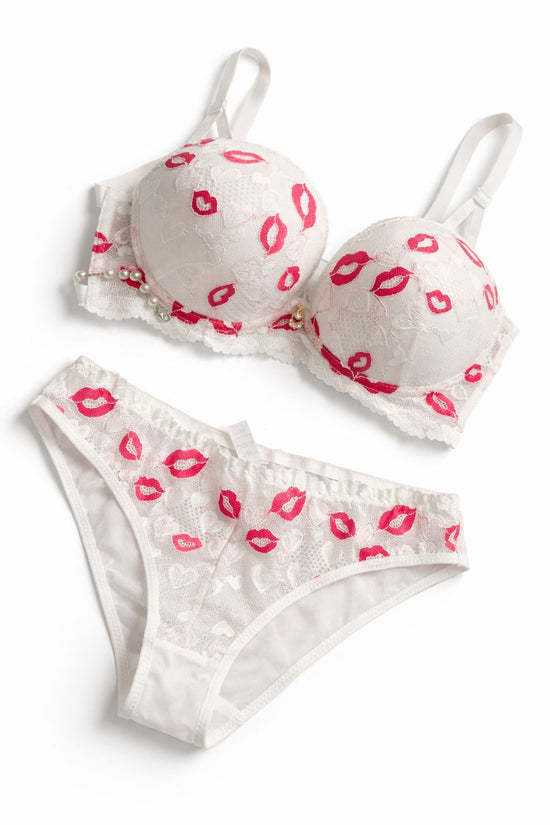 Trendy Kiss Print Bra & Panty Set – Stylish, Fun & Comfortable