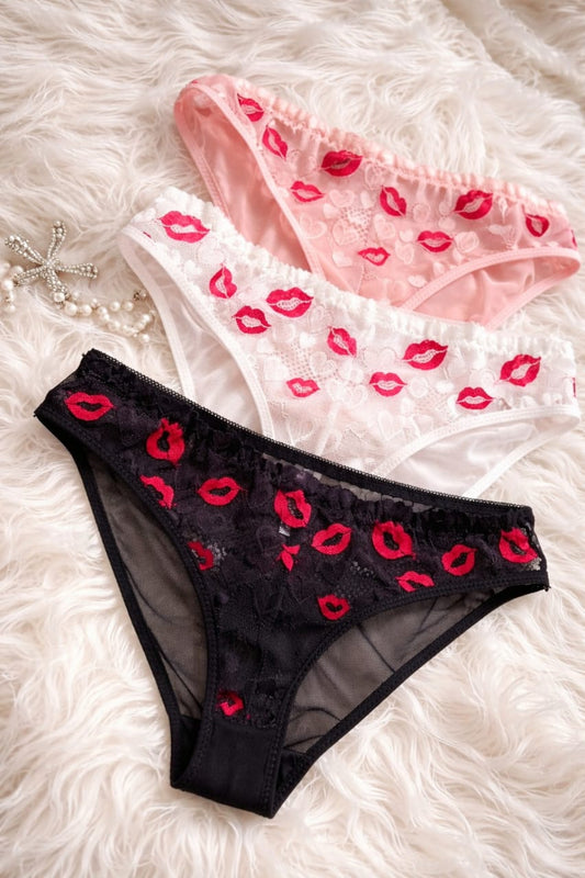 Trendy Kiss Print Bra & Panty Set – Stylish, Fun & Comfortable