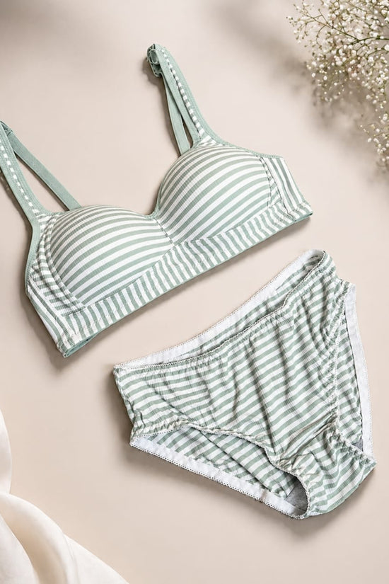 Stylish Lightly Padded Bra & Panty Set