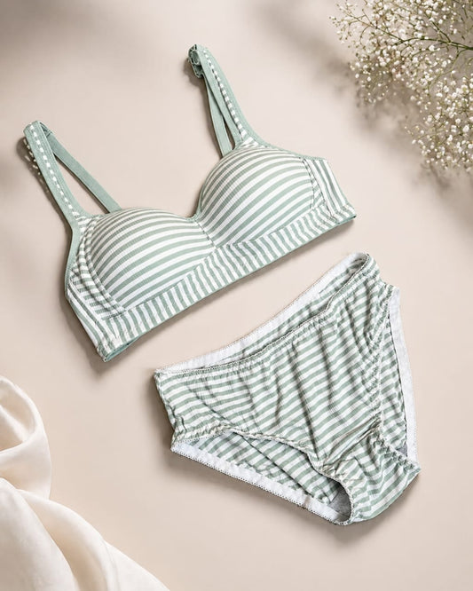 Stylish Lightly Padded Bra & Panty Set
