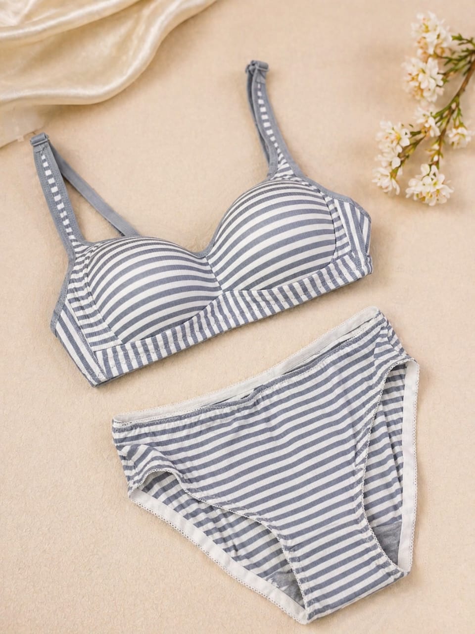 Stylish Lightly Padded Bra & Panty Set