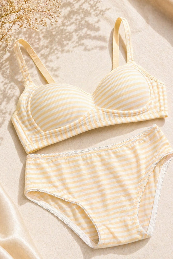 Stylish Lightly Padded Bra & Panty Set